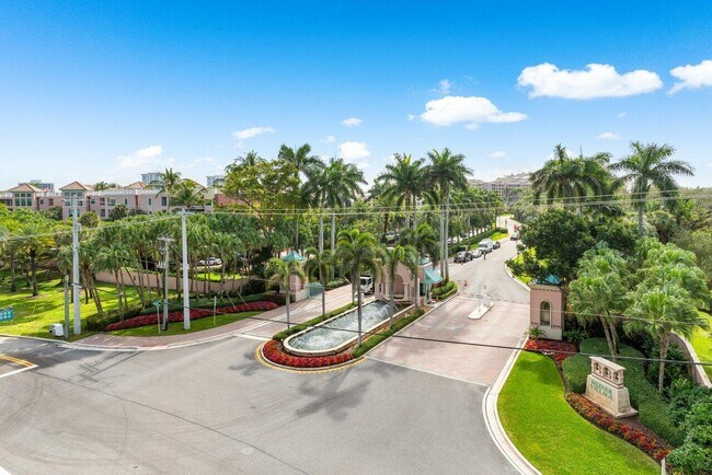 Building Photo - 495 E Royal Palm Rd