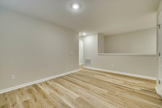 Building Photo - 6099 Whitewater Dr