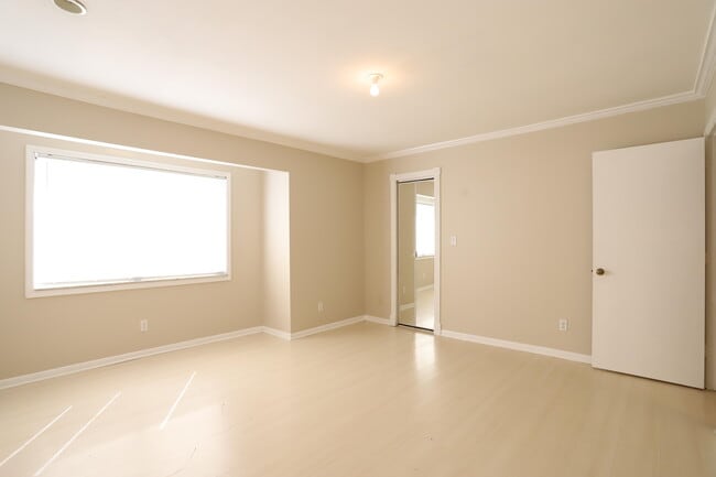 Building Photo - 101 Shoreview Dr