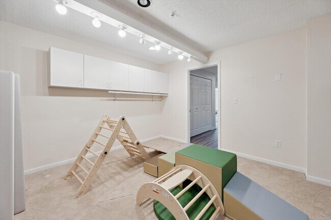 Building Photo - 30861 Centennial Dr