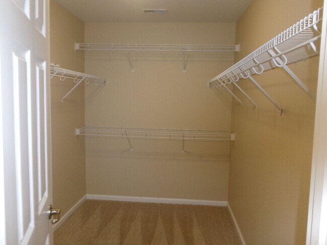 Building Photo - 4 bedroom, 3 bath home in Surfside Beach Club