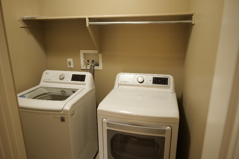 Building Photo - 713 Mystic Creek Way