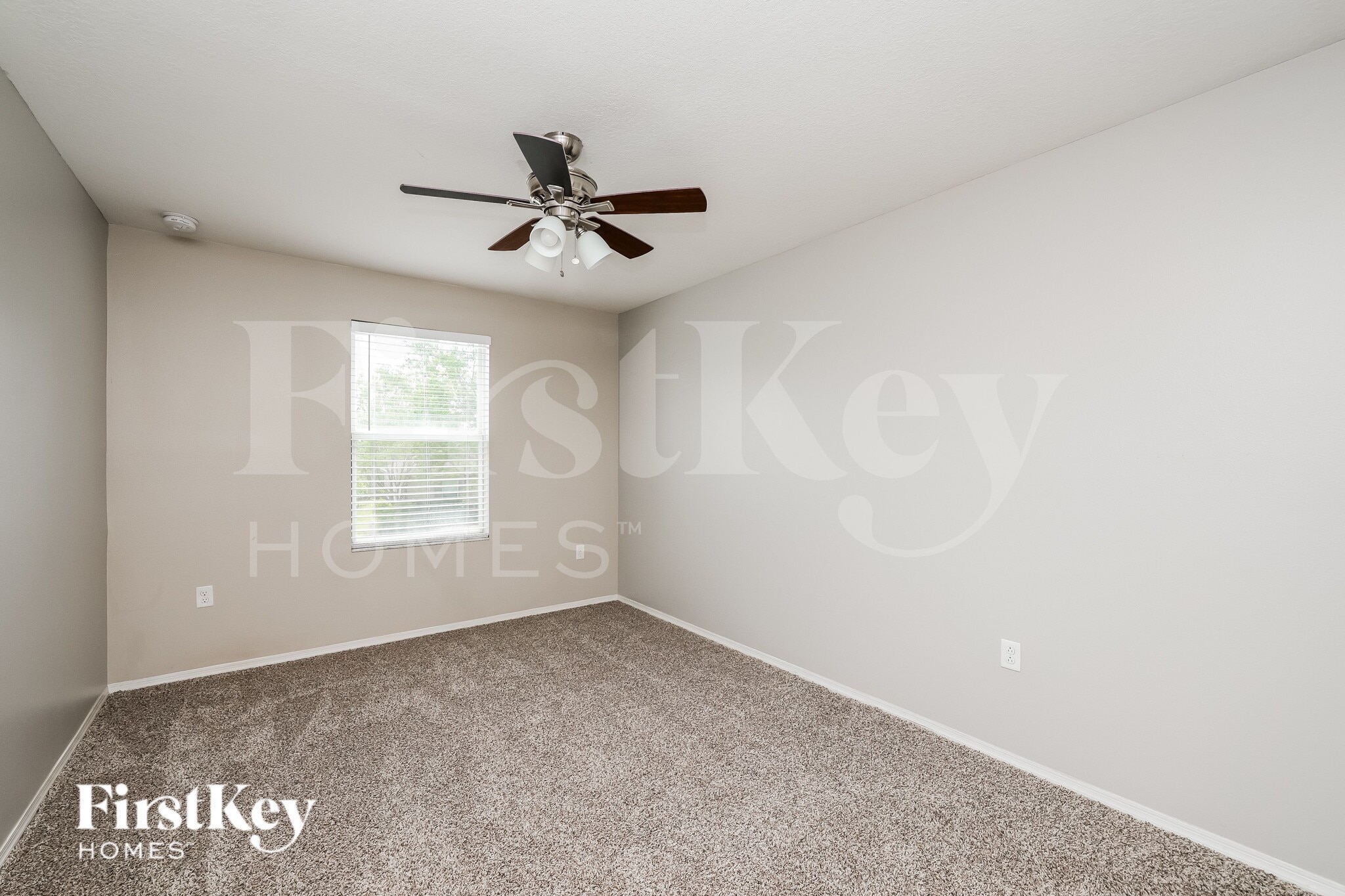 Building Photo - 5455 Sandy Shell Dr