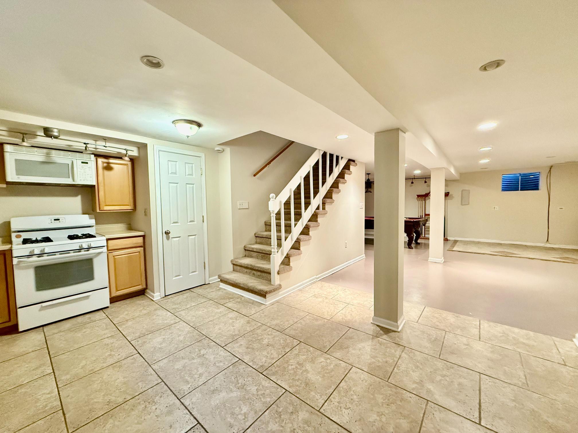 Building Photo - 1205 N Scarlet Ct