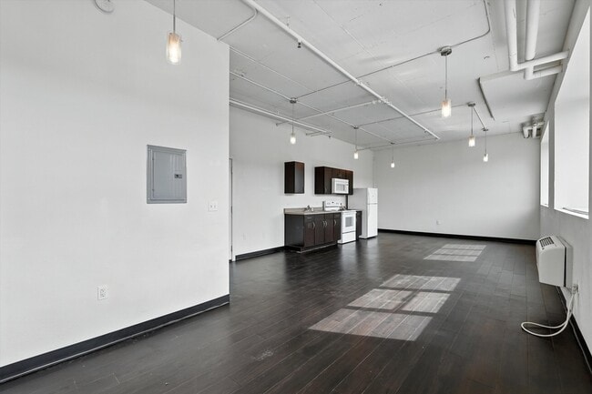 Building Photo - 517 Gold Ave SW