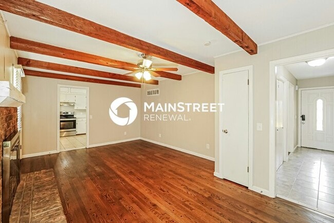 Building Photo - 3 Bedroom Pet-Friendly Home in INDEPENDENCE, MO with Main Street Renewal