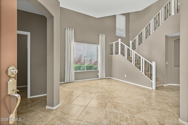 Building Photo - 4129 E Clubview Dr