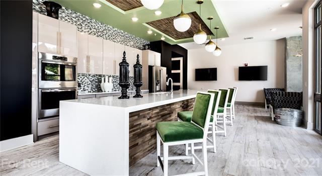 Building Photo - 1310 Iris Dr