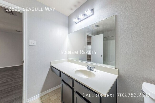 Building Photo - 12600 Seagull Way