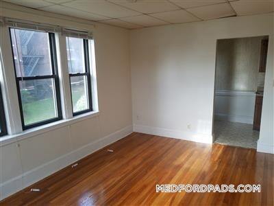 Building Photo - 53 Fellsway W