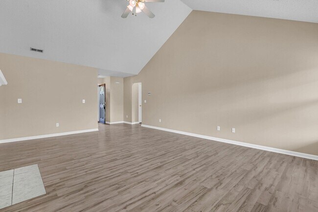 Building Photo - 1004 Cobblestone Blvd