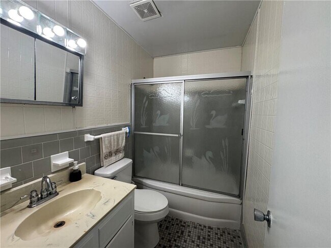 Building Photo - 1054 Gallen Ct