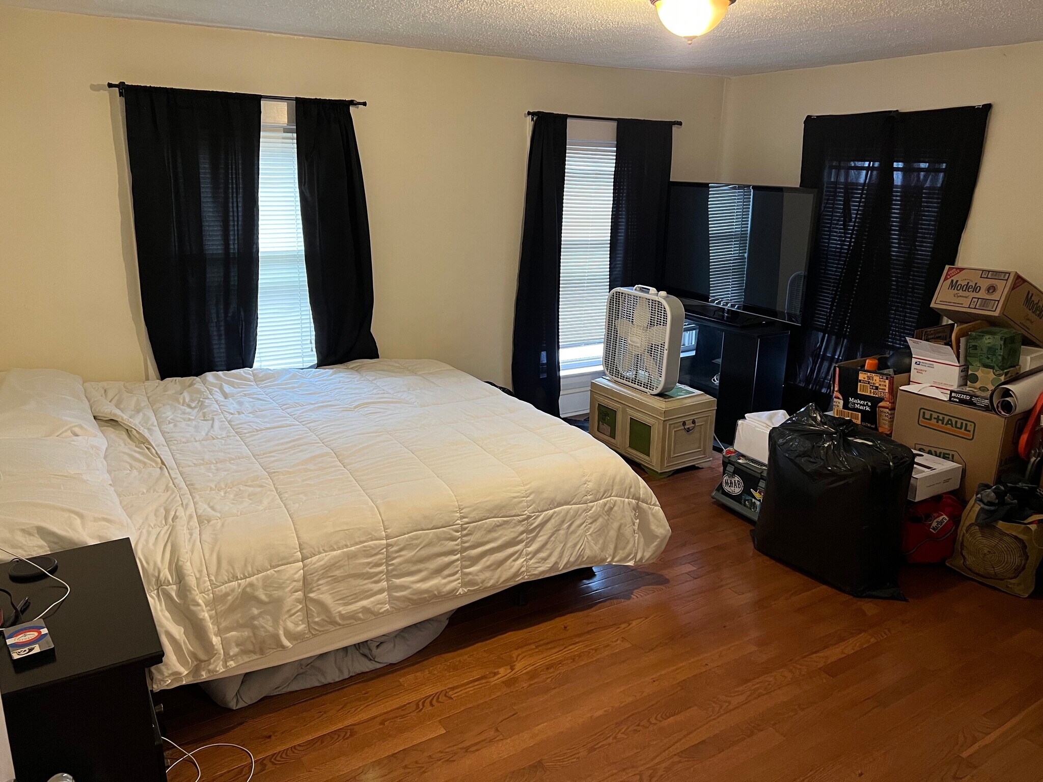 Building Photo - 154 Jenness St