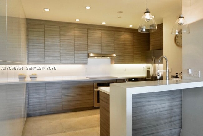 Building Photo - 151 Crandon Blvd