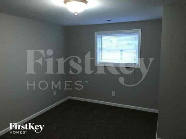 Building Photo - 4538 Crestline Dr