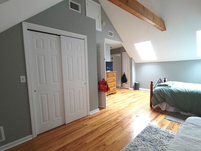 Building Photo - 141 Courtyard Ln