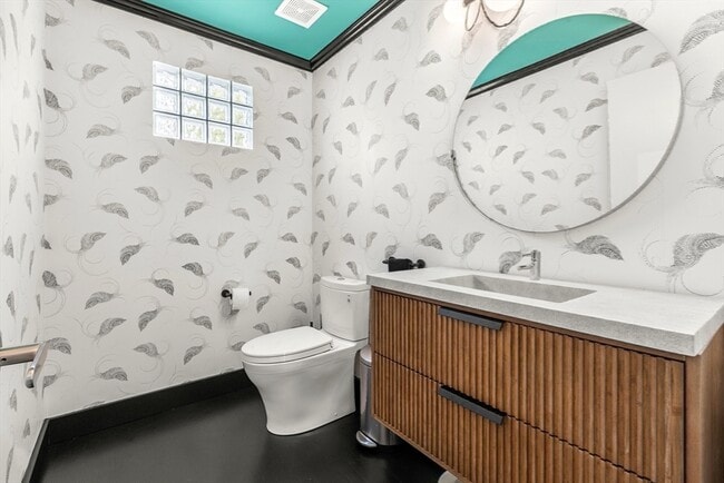 Building Photo - 37 Beverly Rd