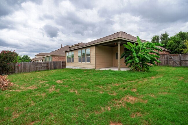 Building Photo - Peaceful 3 Bedroom, 2 Bath Home in Fantastic Paloma Lake Community!