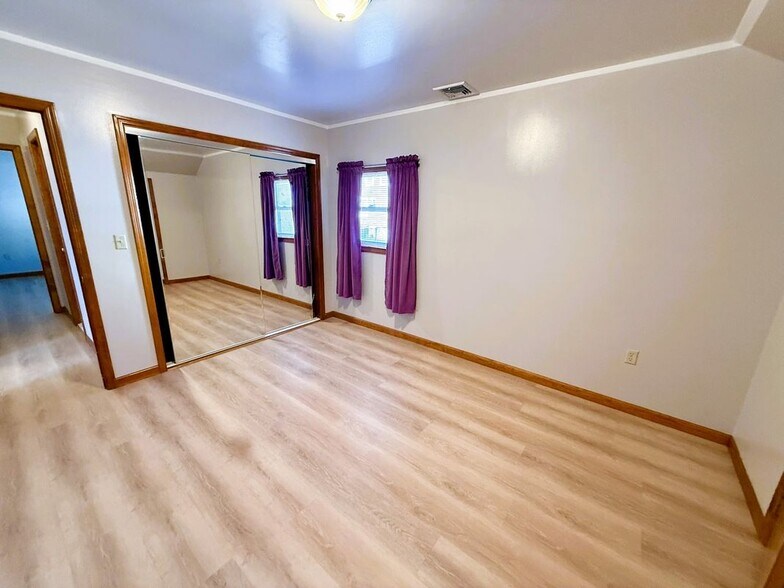 Building Photo - 47 Harding Ct