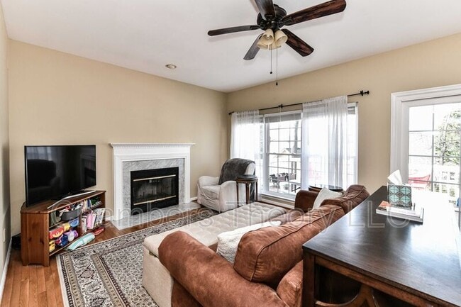 Building Photo - 46814 Snow Hill Way