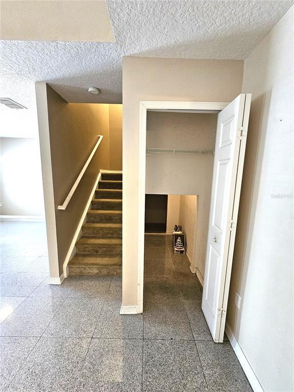 Building Photo - 551 Stonewall Ave