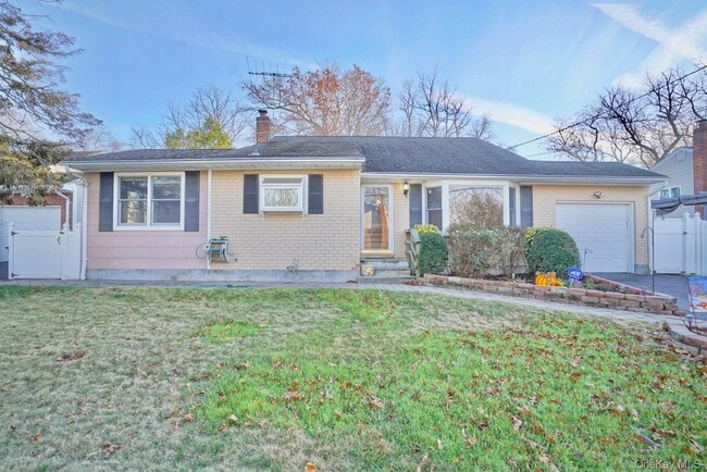 Primary Photo - 34 Oakley Dr