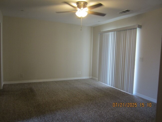 Building Photo - Immaculate Single Story Like New