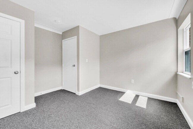 Building Photo - 41 Niles St