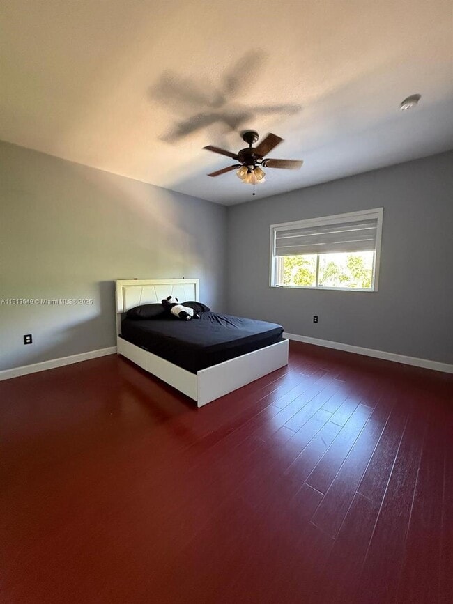 Building Photo - 239 SE 31st Terrace