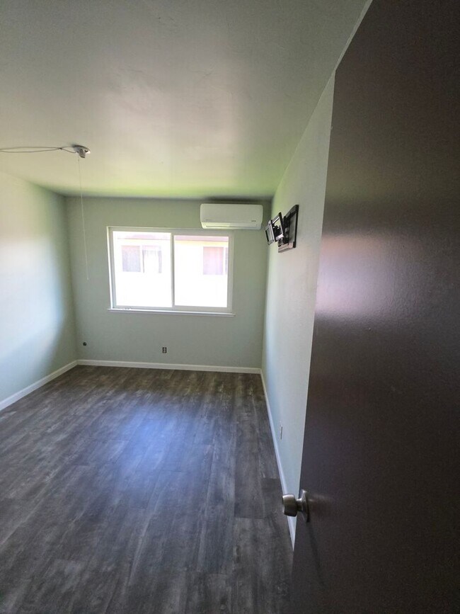 Building Photo - Welcome home to this beautifully updated 2-bedroom, 1-bath upstairs condo in a peaceful Auburn ne...