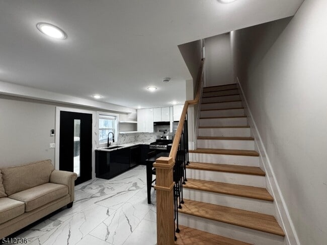 Building Photo - 97 Irving St