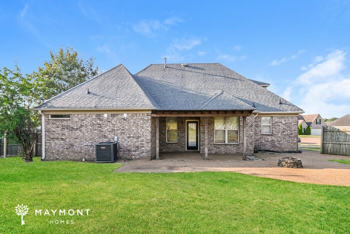 Building Photo - 2842 S Cherry Dr