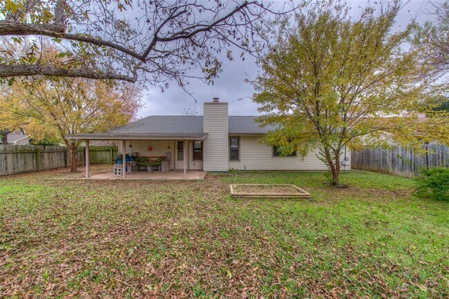 Building Photo - 3000 Canter Ln