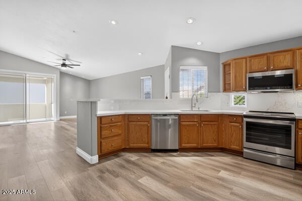 Building Photo - 9750 N Monterey Dr