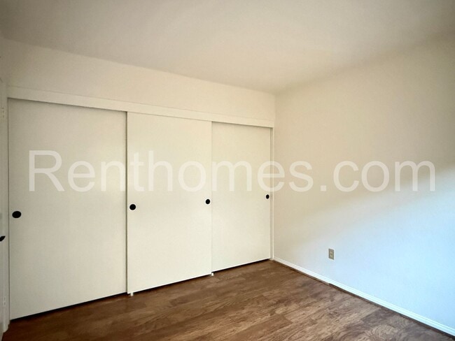 Building Photo - 14265 Marianopolis Way