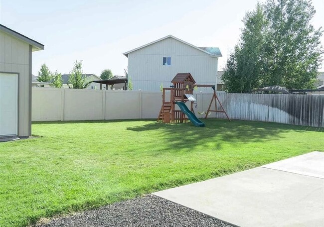 Building Photo - Spacious 4-Bedroom Home with Large Gated Yard Near Cheney & Spokane!