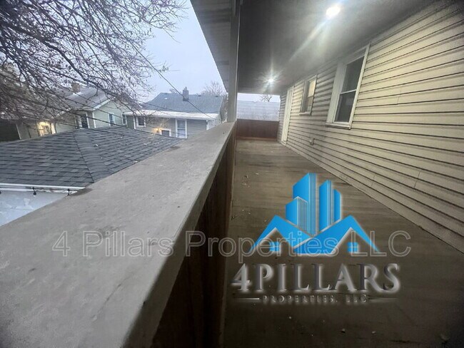 Building Photo - 403 Kenwood St