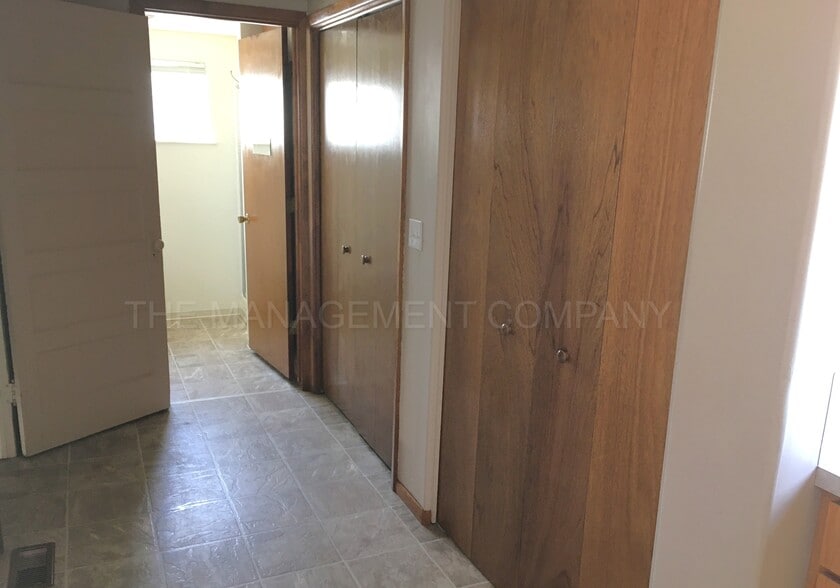 Building Photo - 2395 E 3000 N