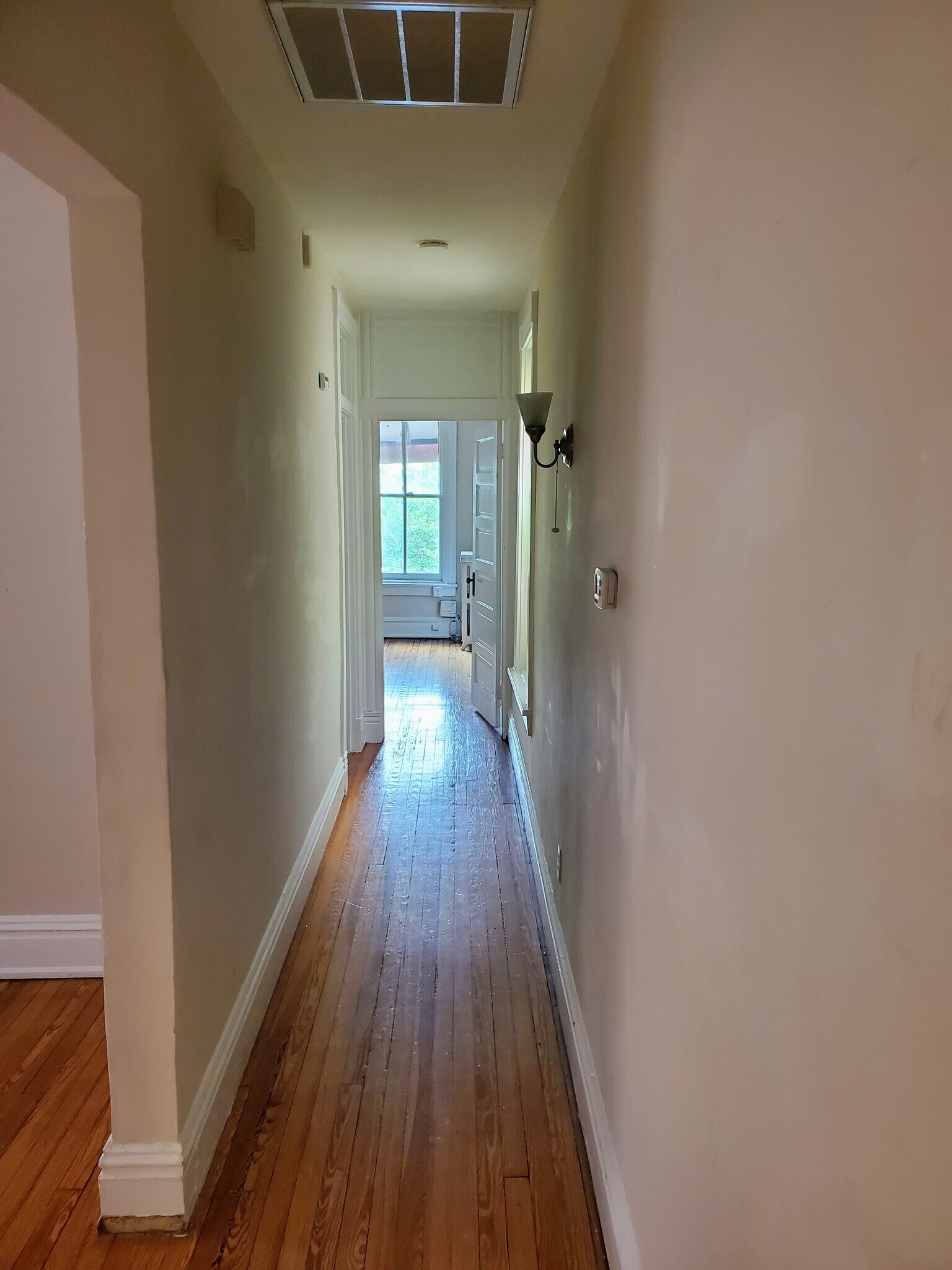 Building Photo - 2111 Hanover Ave