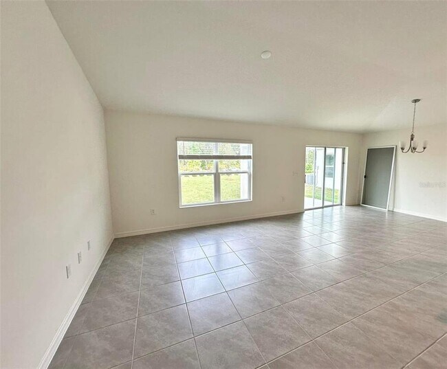 Building Photo - 3863 Axis Vly Pl