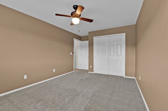 Building Photo - 705 Witchhazel Ct
