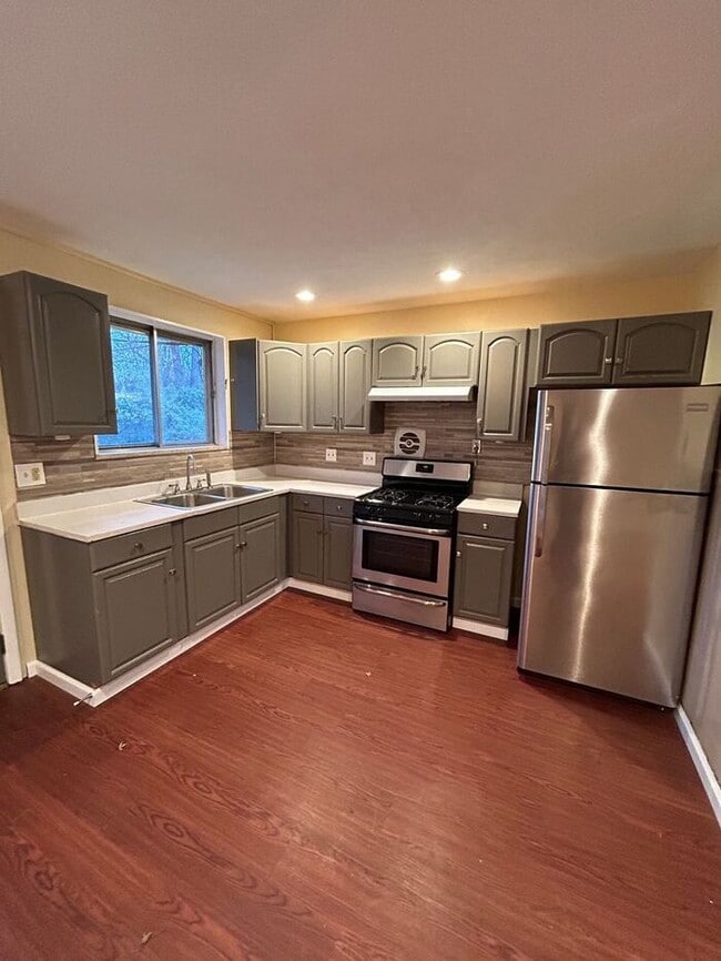 Building Photo - 10322 Monarch Dr