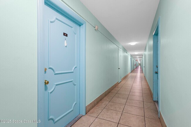 Building Photo - 223 Columbia Dr