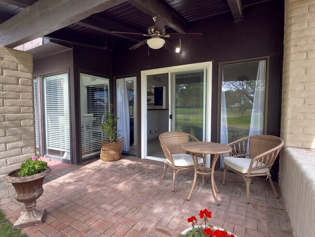 Building Photo - 15000 Ashford St