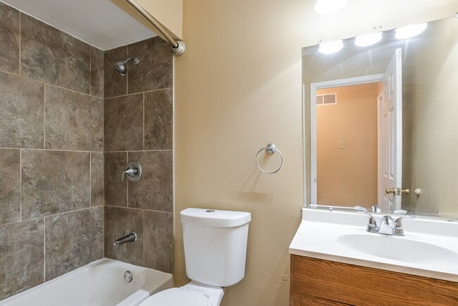 Building Photo - 3825 Arbre Ln