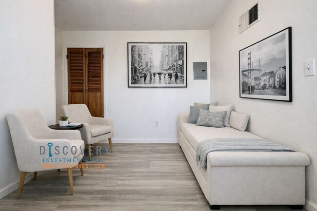 Building Photo - Panoramic Hill Estate with Sweeping Views