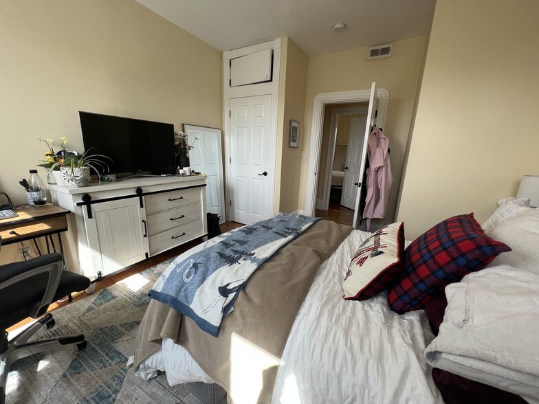 Building Photo - 48-50 Lowell St. Unit 2