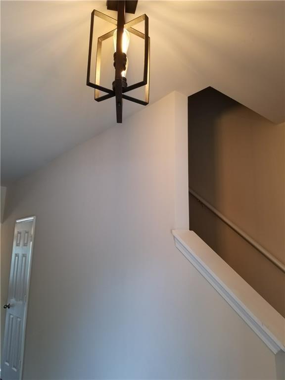 Building Photo - 5579 Lindeman Ln