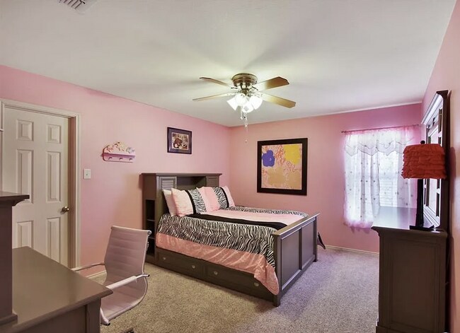 Building Photo - VIEW NOW/COMING SOON - Spacious 5-Bedroom Home in Allen with Office, 2 Living Areas & First-Floor...