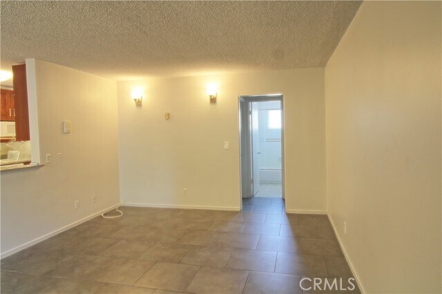 Building Photo - 807 E Cottonwood Rd